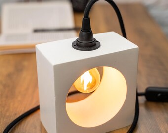 Handmade Jesmonite Desk Lamp – Minimalist Accent Light, Scandinavian Decor