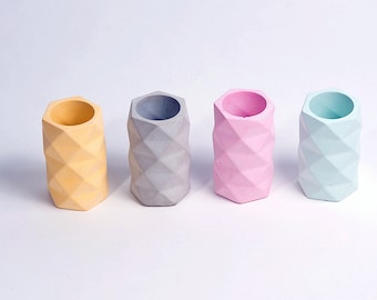 Geometric Pen Pot – Desk Organiser & Pencil Cup – Makeup Brush Holder – Handmade Jesmonite Desk Storage