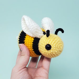 Honey Bee Pattern image 1