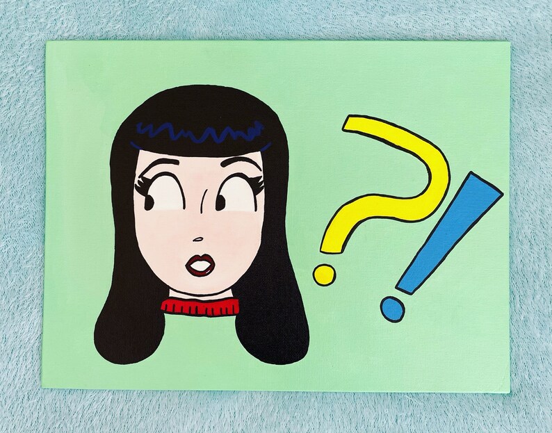 Puede incluir: Una ilustraci&oacute;n de dibujos animados de una mujer con cabello negro y un cuello rojo, que parece confundida. Un signo de interrogaci&oacute;n amarillo y un signo de exclamaci&oacute;n azul est&aacute;n en el fondo.