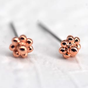 Copper Daisy 5mm Stud Earrings Round 5mm  7 Leaves