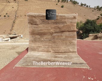 Moroccan Wool Rug, Undyed rug, Gradient Natural Beige mix rug, high low Pile, Gradient Custom Rug, Beni Mrirt Rug, Med