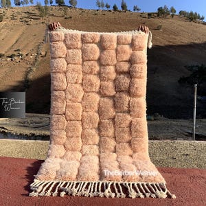 Marokkanischer Wollteppich, kariert, Pfirsichfarben, handgeknüpft, Berberteppich, Boho-Teppich, Teppich im Ethno-Stil, authentischer Naturfaserteppich
