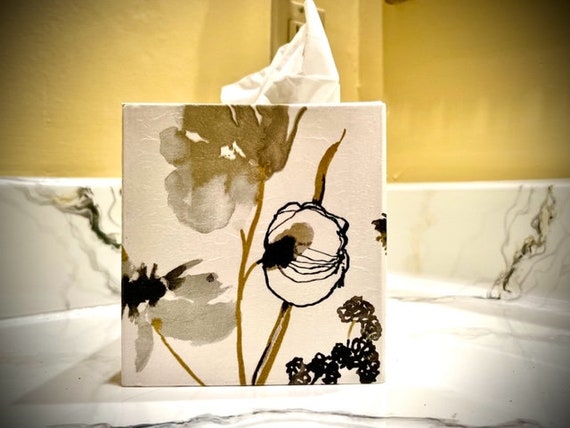 Contemporary Floral Tissue Box Cover: Modern Gold and Silver Accent Decor