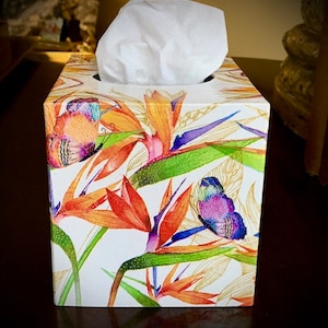 Decoupaged Bird of Paradise-pappersask med omslag: Tropisk blomdekor