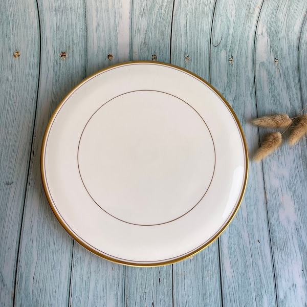 Royal Worcester Viceroy Gold Gateau or Cake Plate / Round Platter / White with Gilt Line Detailing and Gilt Rim