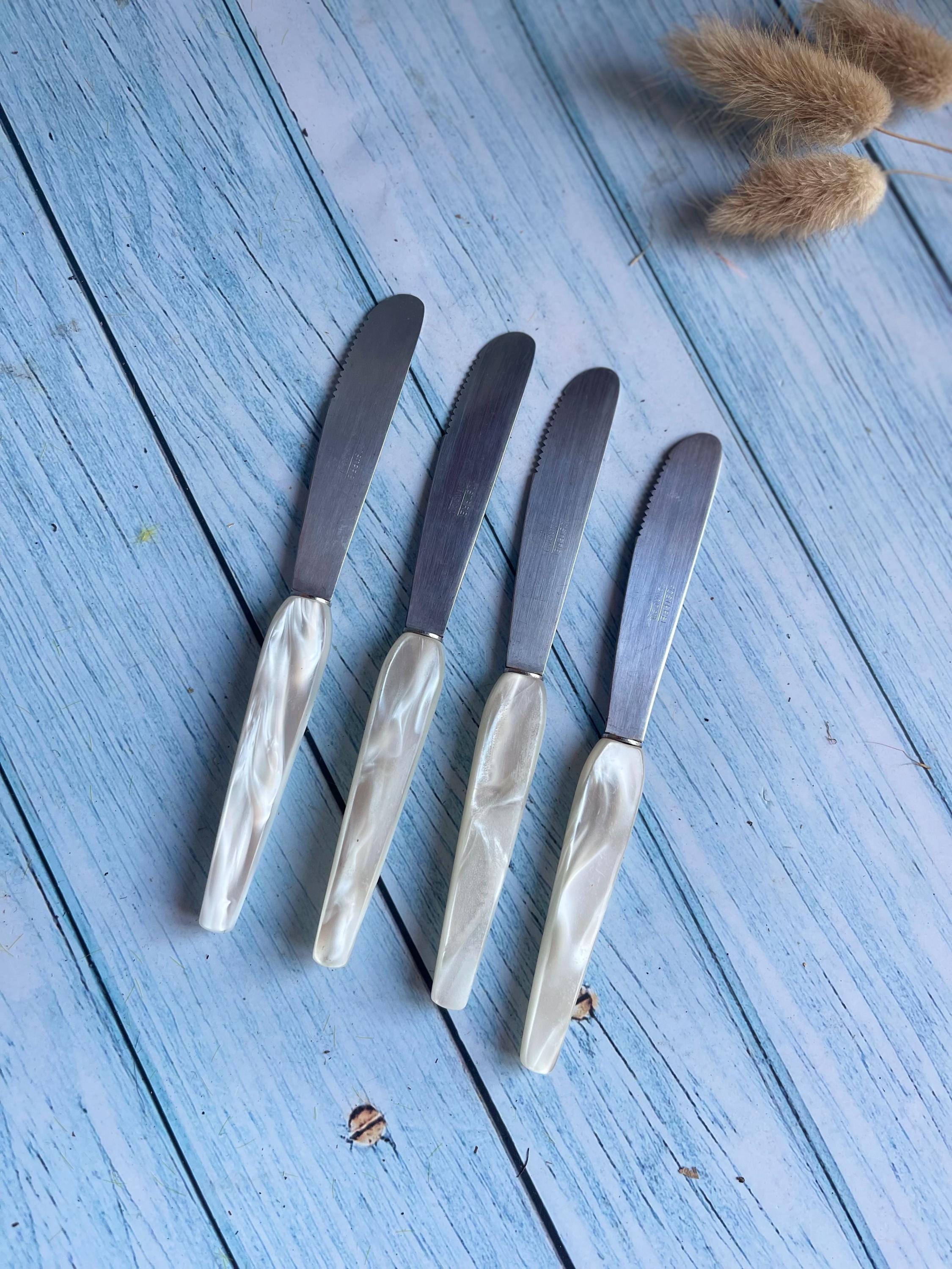 Set of Four Vintage Rostfrei Solingen Stainless Steel Butter Knives with Mother of Pearl Effect Handles