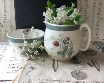 Crown Ducal 1950's Gay Meadow Pattern Milk Jug and Sugar Bowl / Jug and Bowl Set / Pitcher / Clover / Vintage English Breakfast