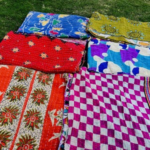 50 Stk Kantha Decke Handgefertigte Tagesdecke Housewarming Geschenk Werfen Baumwolldecke Gudari Kantha Quilt Zu verkaufen