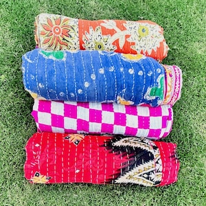 10 Stück indische Kantha Decke handgefertigte Tagesdecke Housewarming Geschenk werfen Baumwolldecke Gudari Kantha Quilt zu verkaufen