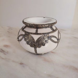 White ashtray for tobacco , Elegant ceramic ashtray Moroccan ceramic ashtray, Handmade moroccan ashtray, Ashtray gifted, Ashtray handicrafts