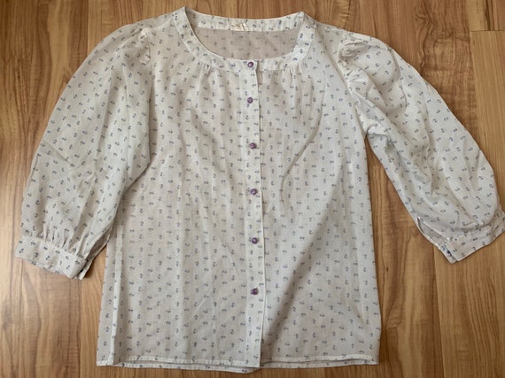 Vintage White Peasant Blouse Blue Floral Print Ge… - image 2