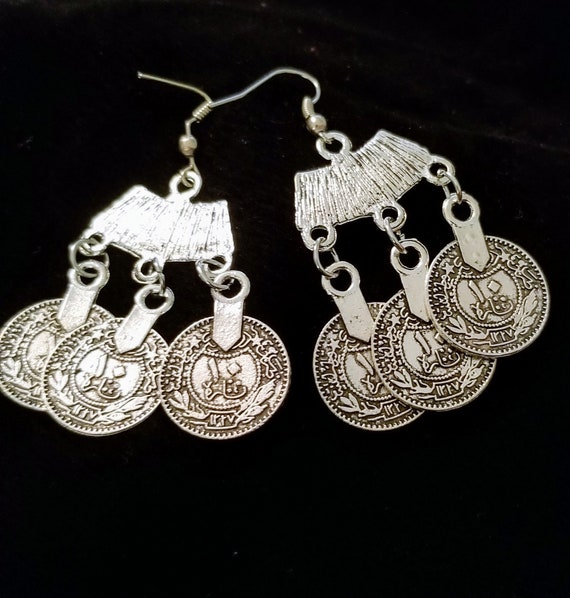 【threetimes】Pink coin earrings Triple Coin Earring - Etsy