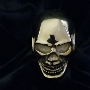 Anel grande de caveira masculina