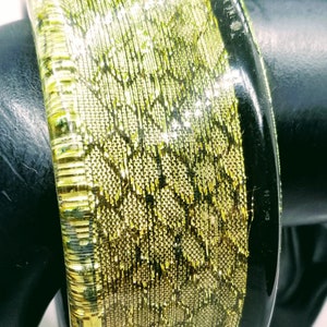 Fabric Inlaid Acrylic Bracelet