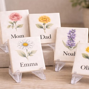 Azulejo familiar personalizado con flor de nacimiento, recuerdo con nombre personalizado, regalo floral de acuarela, regalo para mamá, regalo para el Día de la Madre