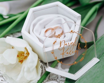 White ring box • Personalized engraving • Put 3 rings is possible