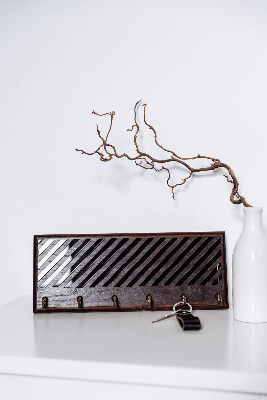 Black Key Holder for Wall Unique, Acrylic Wooden Modern Key Rack ...