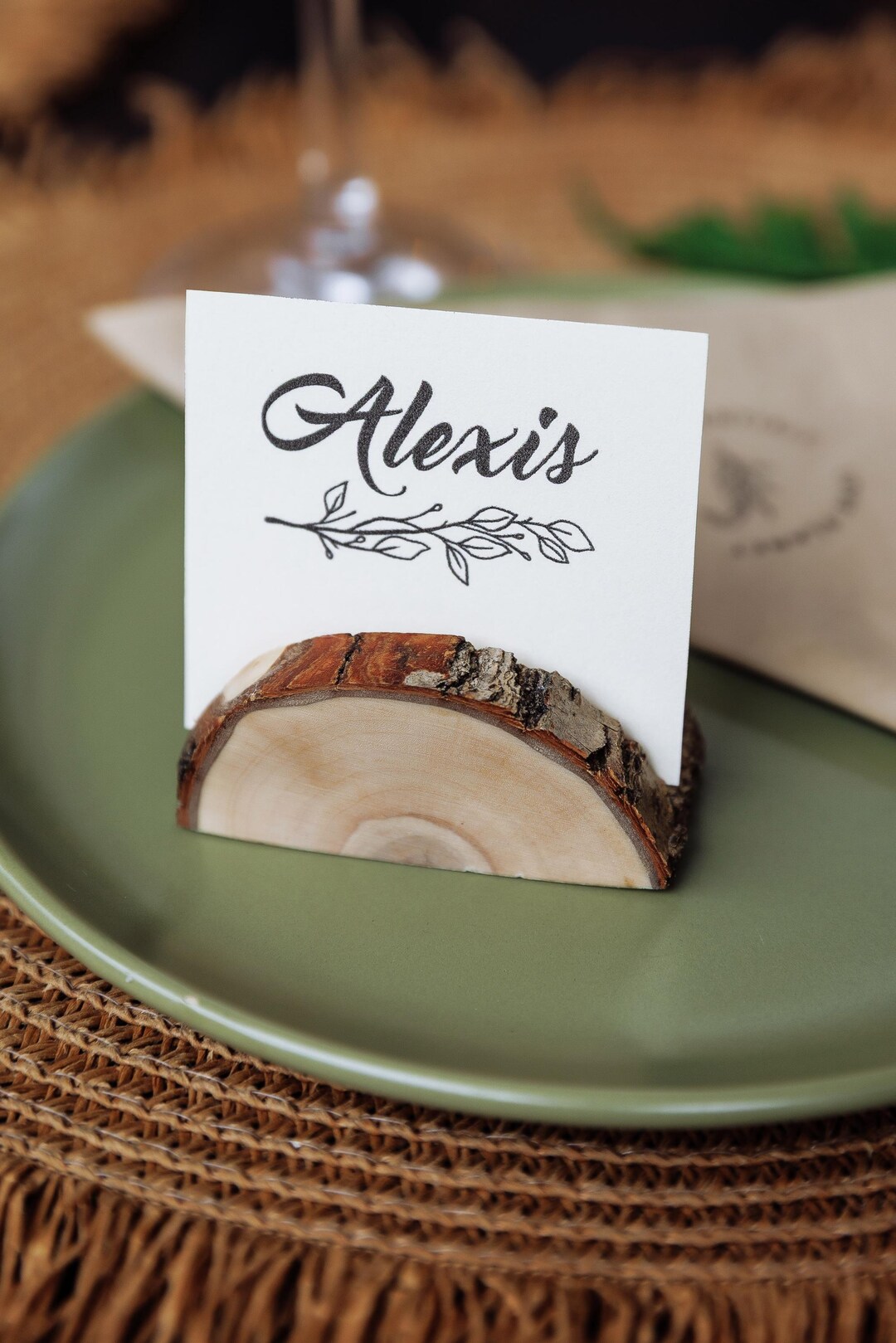 Tarjeta de nombre de madera rústica • Portanombres para mesa de boda ...