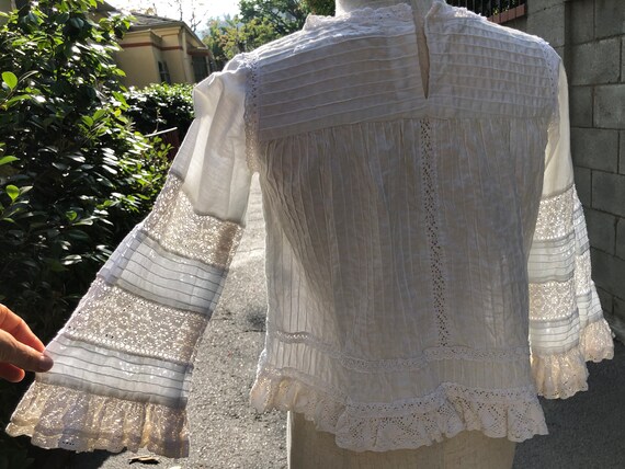 Vintage White Lace Embroidered Boho Blouse