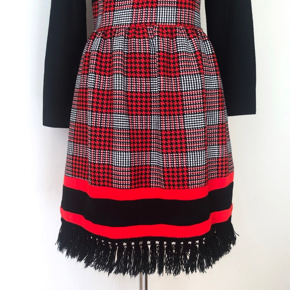 Vintage Mod Red & Black Plaid Fringe Dress - image 3