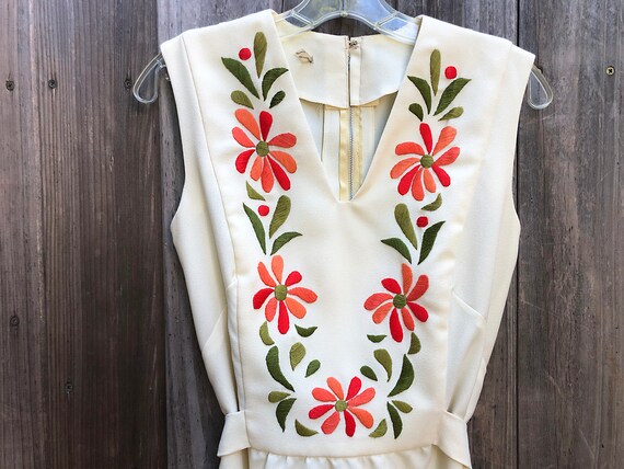 Vintage 1970s Embroidered Floral Gown