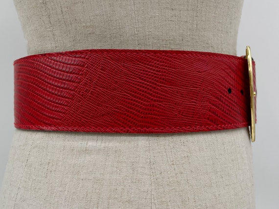 Vintage Red Lizard Leather Statement Belt Gold Bu… - image 5