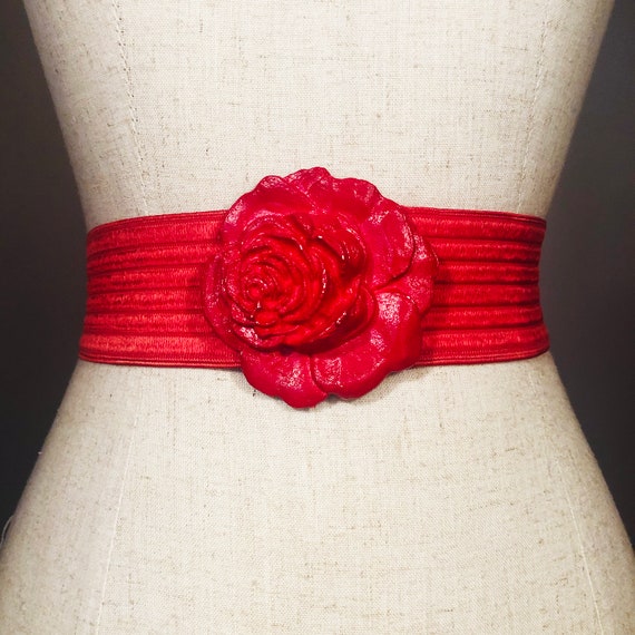 Vintage 80s Red Rose Statement Belt