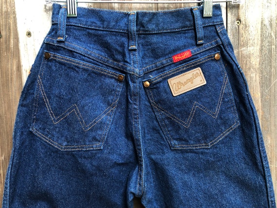 Vintage Straight Leg Wrangler Blue Denim Jeans