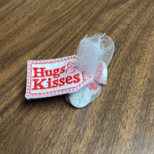 Valentine&#39;s Day Gift Tag Hugs & Kisses Embroidered on Felt