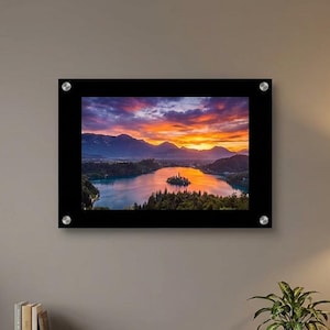 Black Acrylic Floating Picture Frame: Modern Art Display