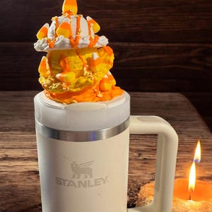 Faux Candy Corn Ice Cream Scoop Tumbler Topper – Halloween Stanley Cup Accessory 30–40oz