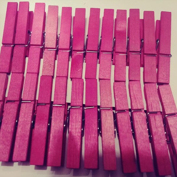 25 Fuchsia Hand Dyed Clothespins