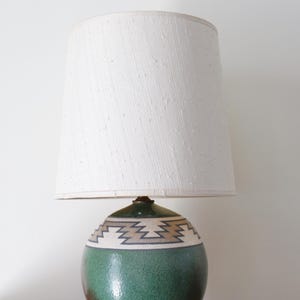 Lámpara de mesa de cerámica de Raku Studio, atribuida a Kevin R. Kelley, década de 1980