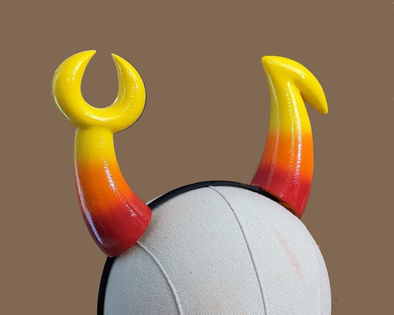 3D-printed Homestuck horns Vriska/Aranea