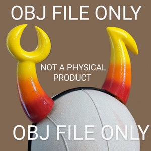 Può includere: Un paio di corna sfumate, che passano dal rosso alla base al giallo alle punte. Le corna sono attaccate a una base bianca e arrotondata. Il testo sull'immagine recita "OBJ FILE ONLY" e "NOT A PHYSICAL PRODUCT".