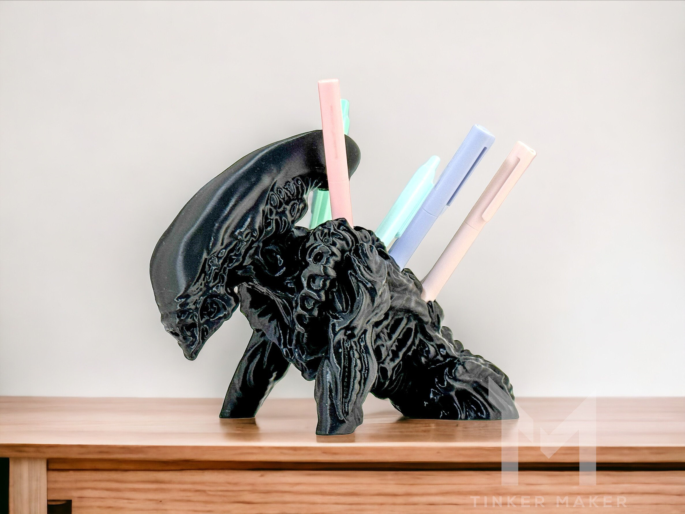 Alien Xenomorph Pen Holder, Gothic, Xeno, Alien Pencil Pen Display
