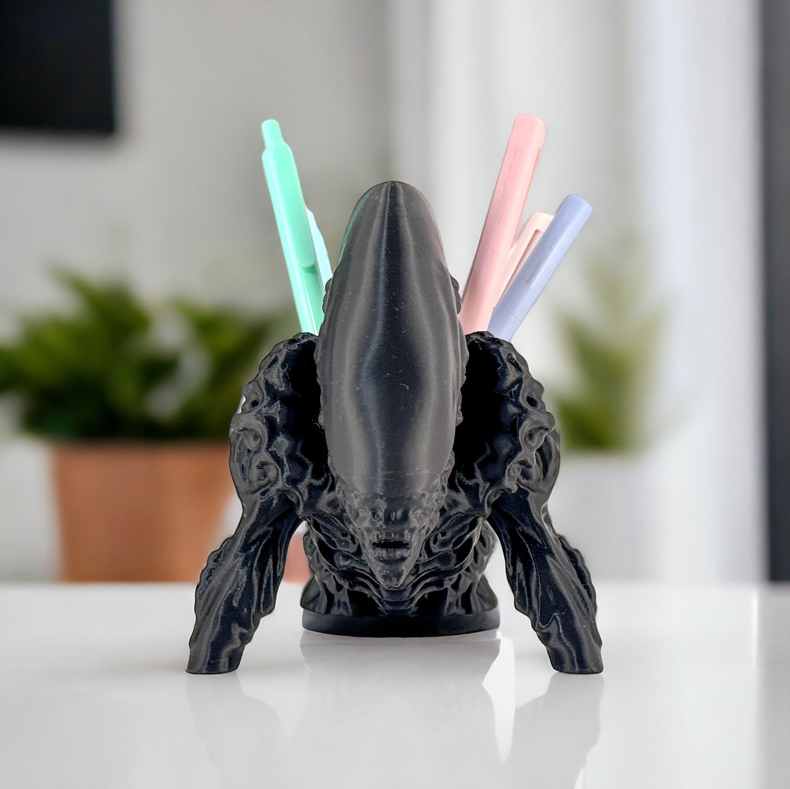 Alien Xenomorph Pen Holder, Gothic, Xeno, Alien Pencil Pen Display ...