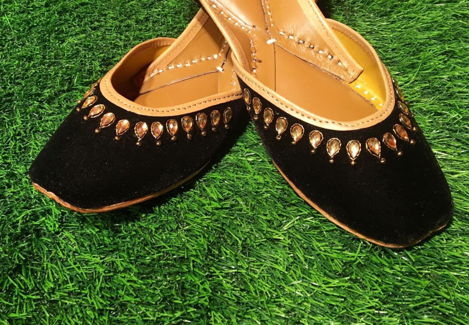 black kundan embroidered velvet jutti |mojari | ballet flats
