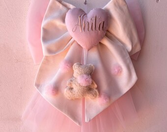 Fiocco Nascita Personalizzato con Nome Ricamato – Cuore Rosa e Orsetto Teddy