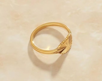 Gold Minimal Sunburst Signet Ring