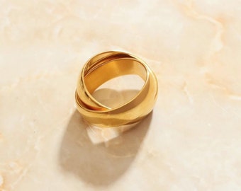 Gold Double Linked Ring