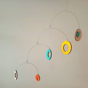 Móvil geométrico, decoración minimalista del hogar, móvil colgante de madera, móvil colgante de madera, decoración moderna de mediados de siglo,