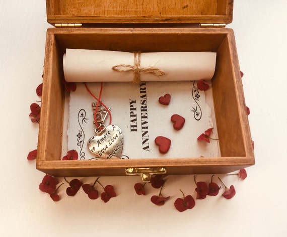 romantic anniversary gift for him