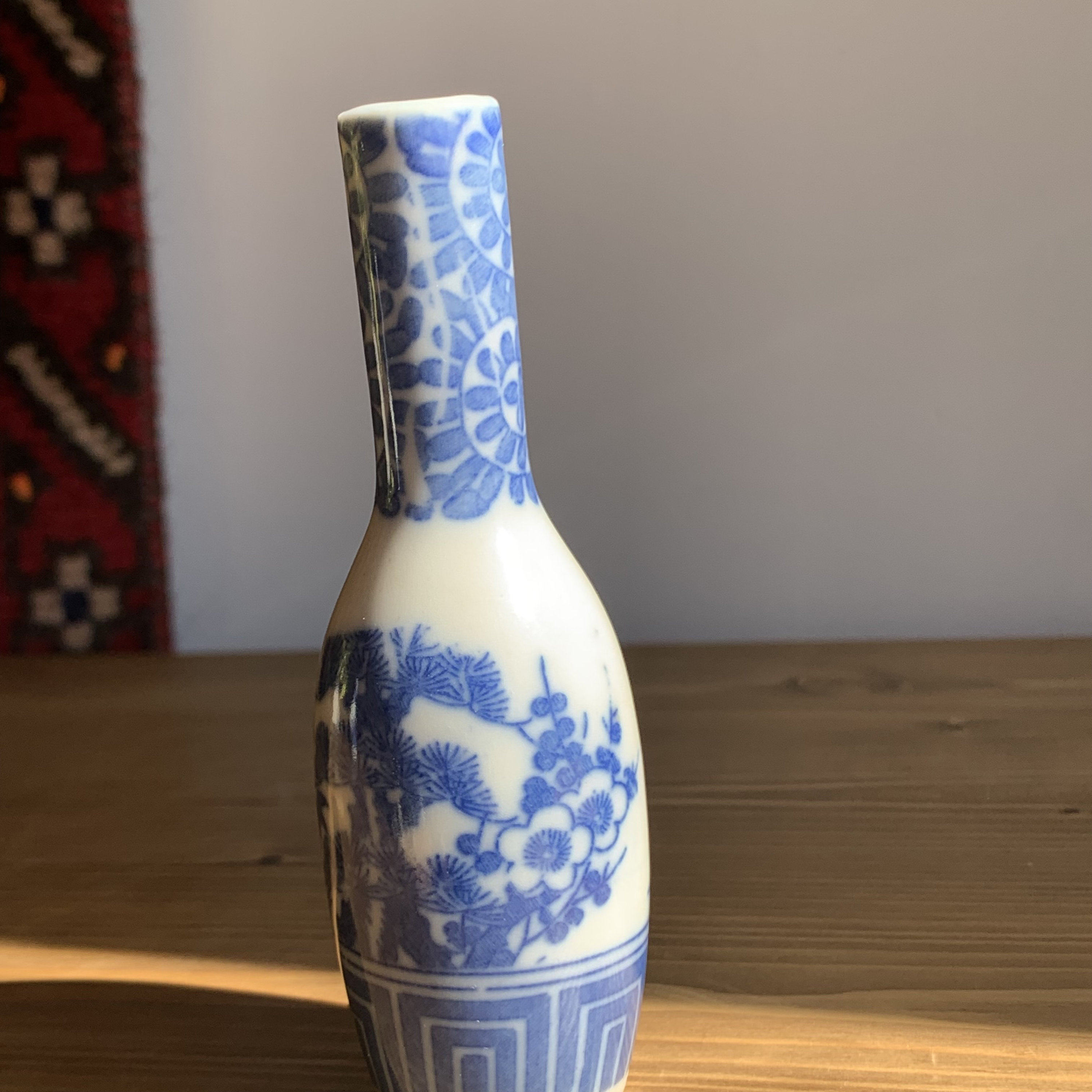 【随心堂】伊万里焼　金彩色絵花瓶　麒麟菊梅花鳥山水文　傷有　古美術　E1 古伊万里 - 天平堂（TENPYODO）
