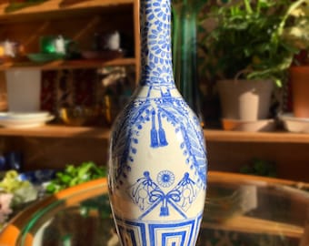 Circa late 1800s Japanese Antique IMARI Ware Arita yaki Single Flower Vase tokkuri Sake bottle