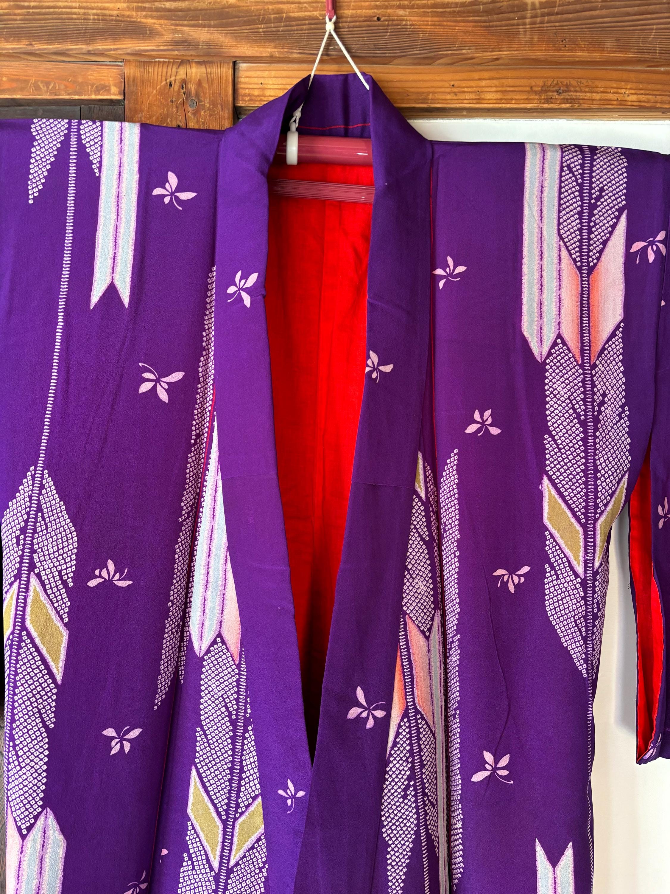 Pretty 1950s Grey Printed Silk Kimono main image 1