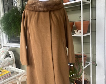 1950s Swing Camel Coat Mink's collar