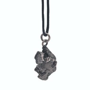Iron Meteorite Specimens,Aletai Iron Meteorite,Meteorite Specimens,Meteorite Gifts,Pendant,Random shape selection,About 1-2cm