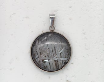 Genuine Iron Meteorite Pendant – Widmanstätten Pattern,diameter around 2.1cm,Cosmic Space Jewelry, Unique Guardian Necklace for Men & Women